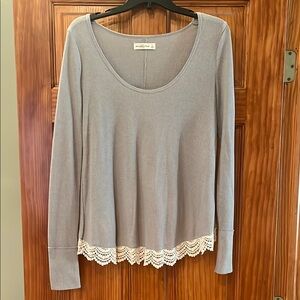 women’s Abercrombie and fitch large long sleeve